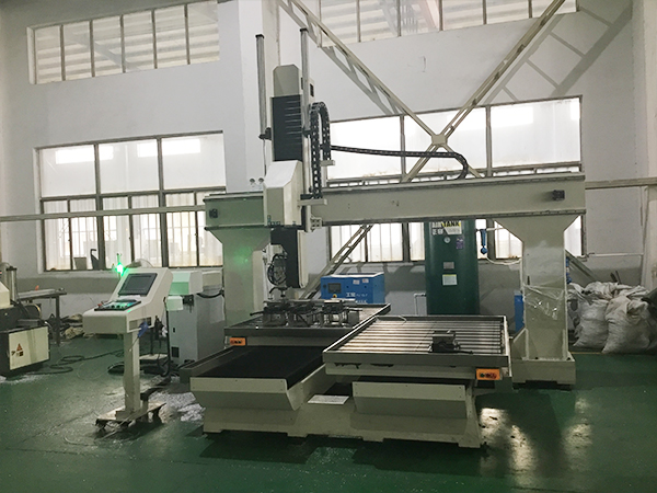 五軸數(shù)控加工中心在汽車模具加工領(lǐng)域的優(yōu)勢，您知道嗎？