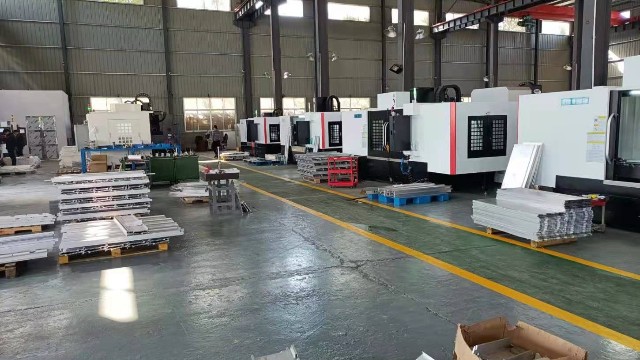 科鼎數(shù)控告知您鋁型材加工中心機床v18型號優(yōu)勢有哪些？