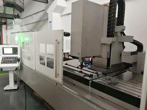 數(shù)控鋁加工中心怎么提高精度？-科鼎鑫