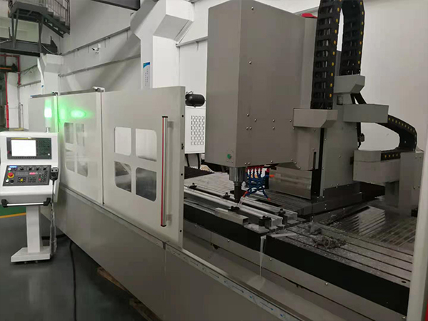 cnc加工中心自動(dòng)換刀裝置由哪些部件組成的？-科鼎鑫